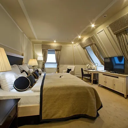 Отель Wilson Palace By Loft 4*