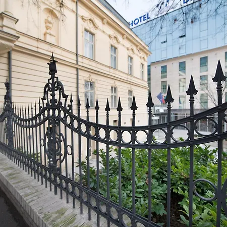 Wilson Palace By Loft Bratislava