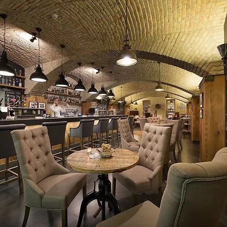 Wilson Palace By Loft Bratislava